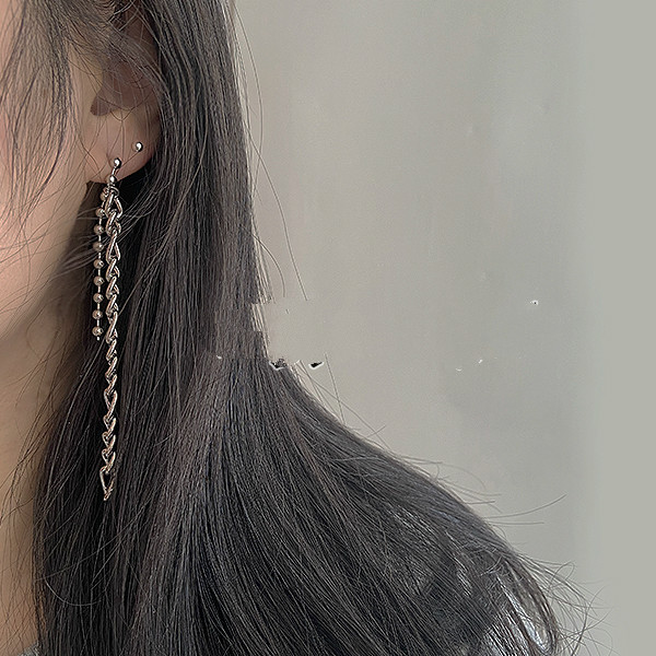 Hoa Tai Dáng Dài Thiết Kế Bất Đối Xứng Thời Trang