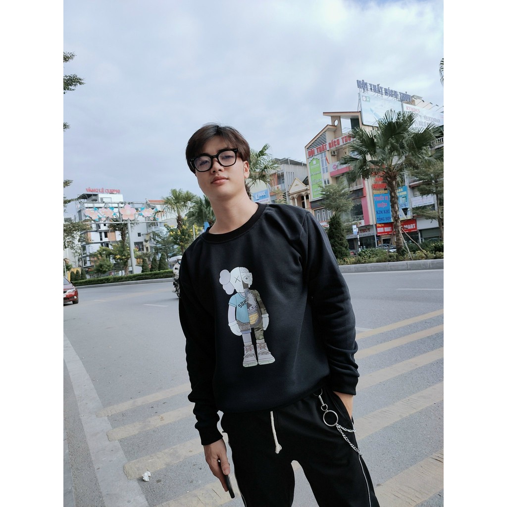 Áo nỉ Sweater KAWS cute form suông rộng unisex cho nam nữ, chất nỉ bông siêu ấm, màu đen trắng cổ tròn