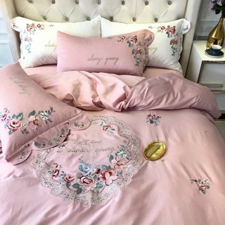 Bộ CHĂN GA GỐI LỤA 60s THÊU HOA tròn LOVED phối Viền cách điệu (chăn ga Lụa thêu hoa - chăn ga Cưới ) - HÀNG CAO CẤP