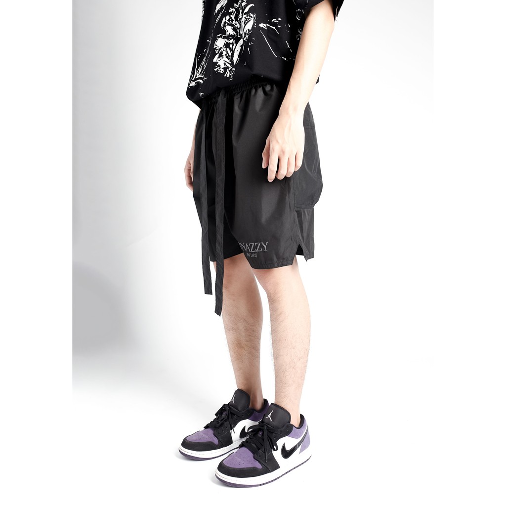 SNAZZY - Quần short nam gió màu đen form ngắn trên đầu gối | BigBuy360 - bigbuy360.vn