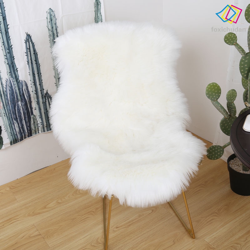 Thảm lông thú giả lót ghế ngồi 60*90cm dùng để trang trí phòng khách