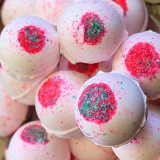 Bom tắm LUSH - Sakura bath bomb