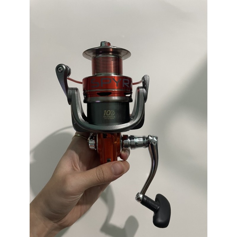 Máy câu Yolo Spyra - 6000 hàng chuẩn y hình siêu khoẻ siêu bền cối kim loại, tay quay kim loại