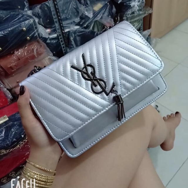 Xưởng túi xách Linh Latta - chuyên sỉ sll toàn quốc. sỉ sll giá bèo..... 🏘 Địa chỉ : 55 Nguyễn Trung Trực, Đà Nẵng 📲