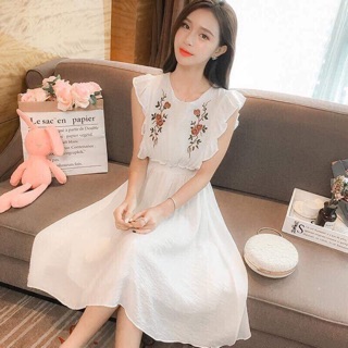 Váy thêu hoa