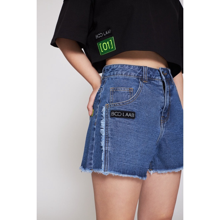 Quần Short Jeans Nữ BOO Xỏa Gấu Đính Patch BOOLAAB Phong Cách Hàn Quốc