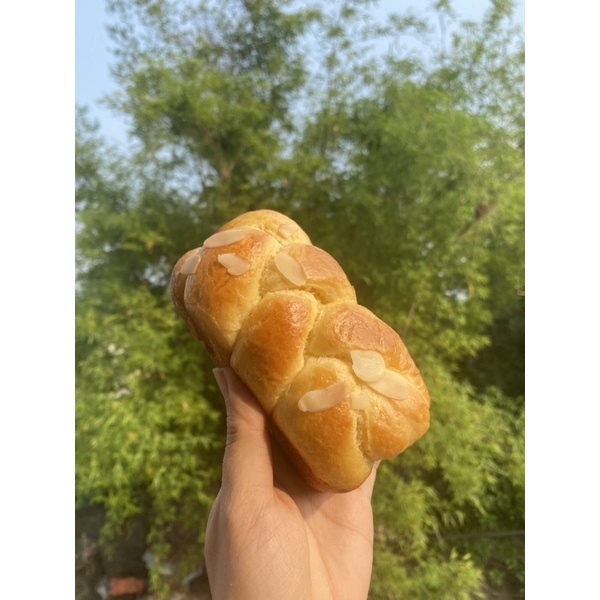 Bánh Mì Nguyên Cám Hoa Cúc