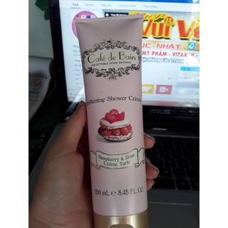 Sữa tắm mềm da chiết xuất từ mâm xôi và hoa hồng Café de Bain Softening Shower Crème Raspberry & Rose 250ml