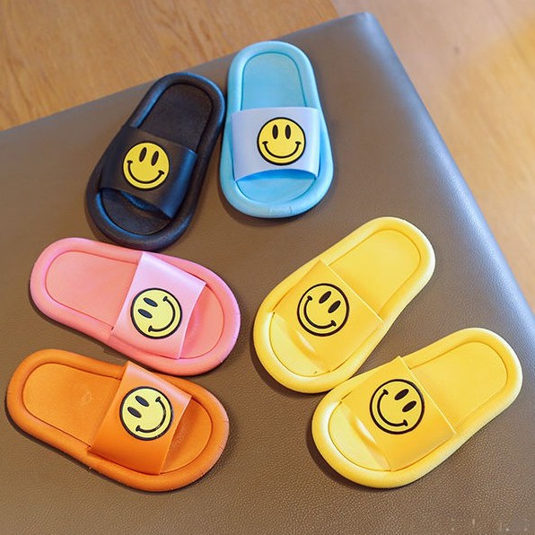Cute smiley pattern children's slippers  Ready Stock Baby Sandals Non-slip Comfortable Cute Child Shoes Fashion Cartoon kids Slipper Lightweight Baby Shoes