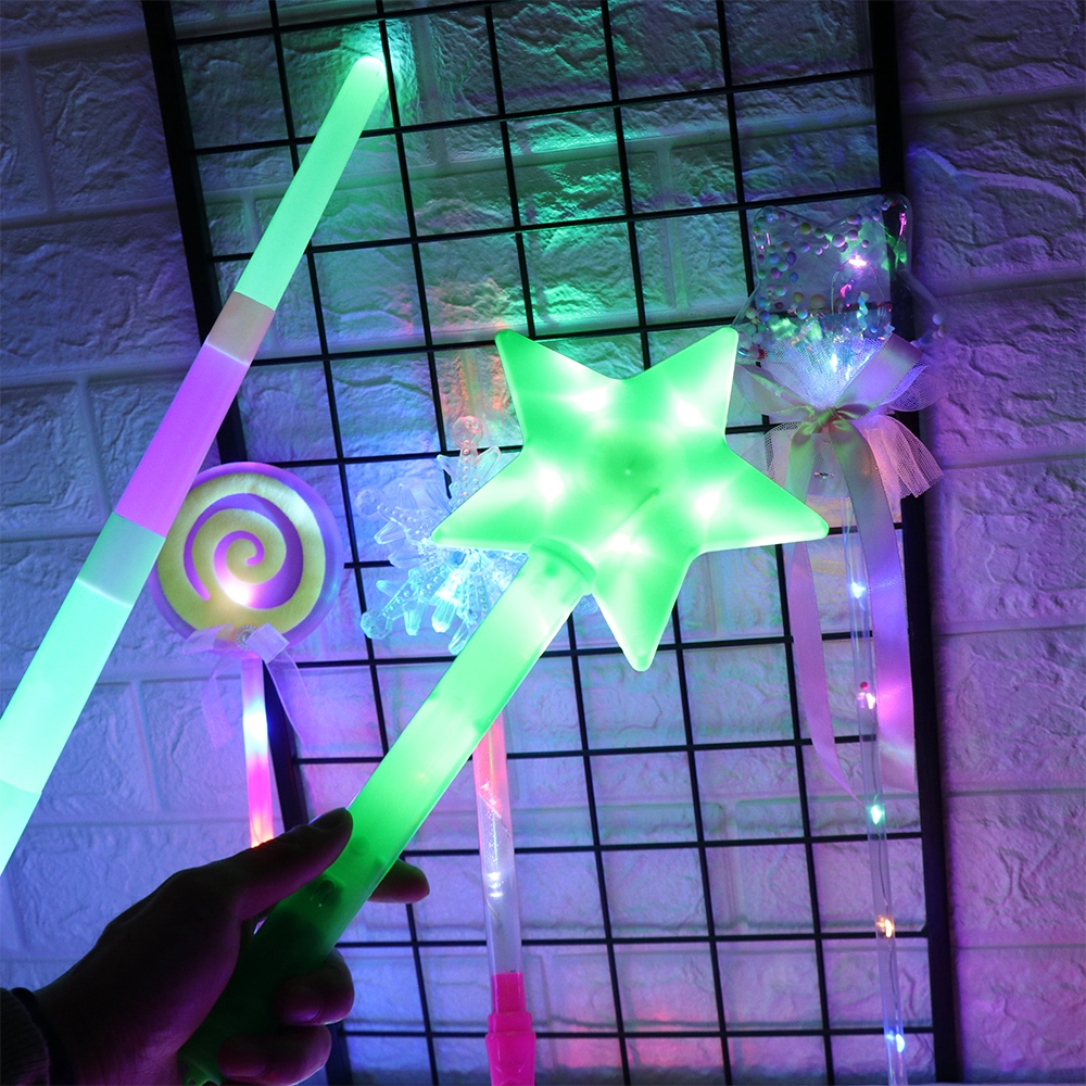 Que phát sáng bóng LED hình hoạt hình dùng trong dịp Giáng sinh/năm mới