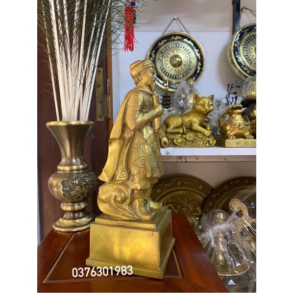 Tượng  Trần Hưng Đạo bằng đồng , Hưng Đạo đại vương Trần Quốc Tuấn bằng đồng .