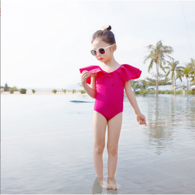 Bikini liền thân bé gái bèo cổ hoa hồng hở lưng cột nơ (tặng kèm nón bơi)