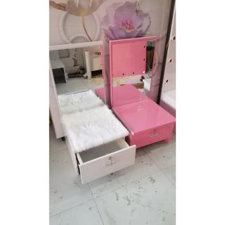 bàn trang điểm mini