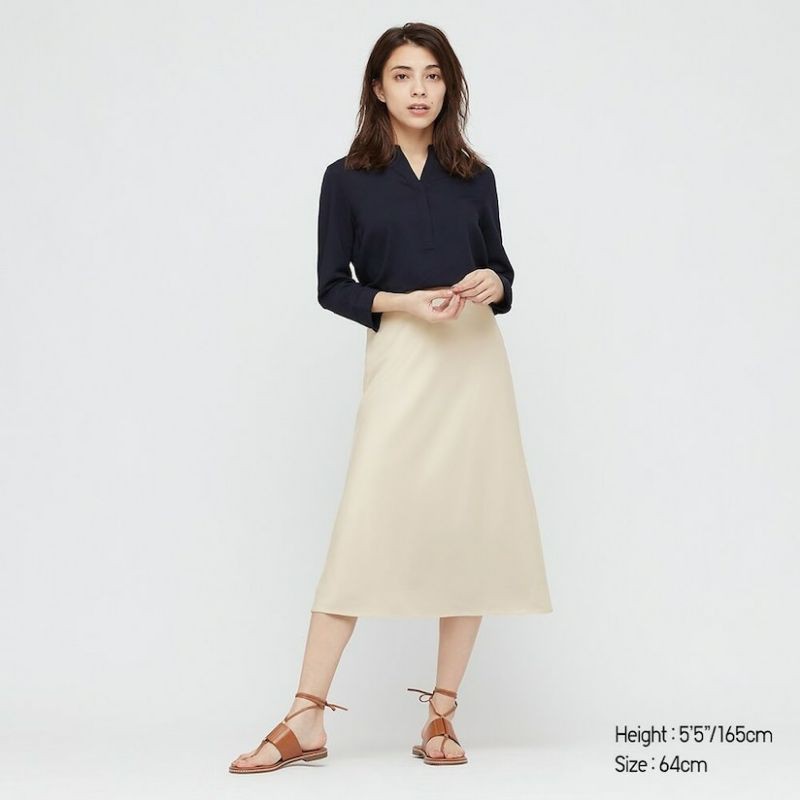 🌹🌿❤ Chân váy lụa Uniqlo satin flare