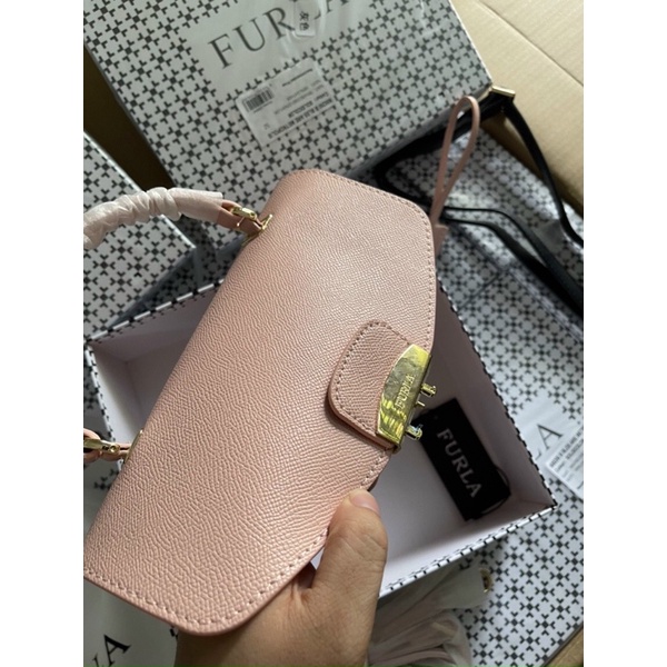 𝐓𝐮́𝐢 𝐅𝐮𝐫𝐥𝐚 𝐦𝐞𝐭𝐫𝐨𝐩𝐨𝐥𝐢𝐬 𝐭𝐚𝐲 𝐜𝐚̂̀𝐦