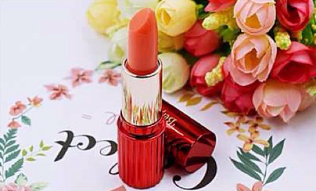 Son Nhiều dưỡng cho môi căng mịn