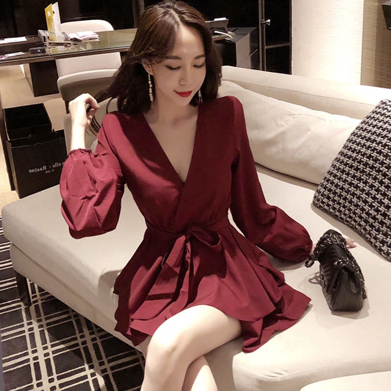 Đầm Ôm Dáng Tay Dài Cổ Sâu Gợi Cảm Dành Cho Nữ