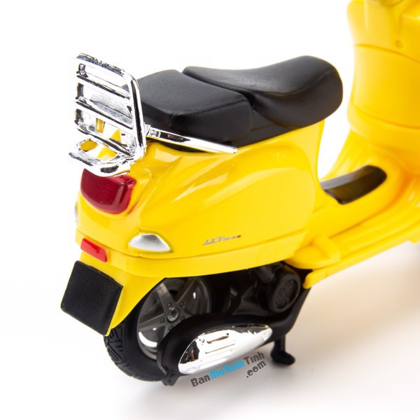 Mô hình xe máy Vespa 1:18 Maisto