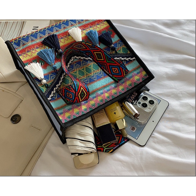 Túi xách thổ cẩm phong cách vintage