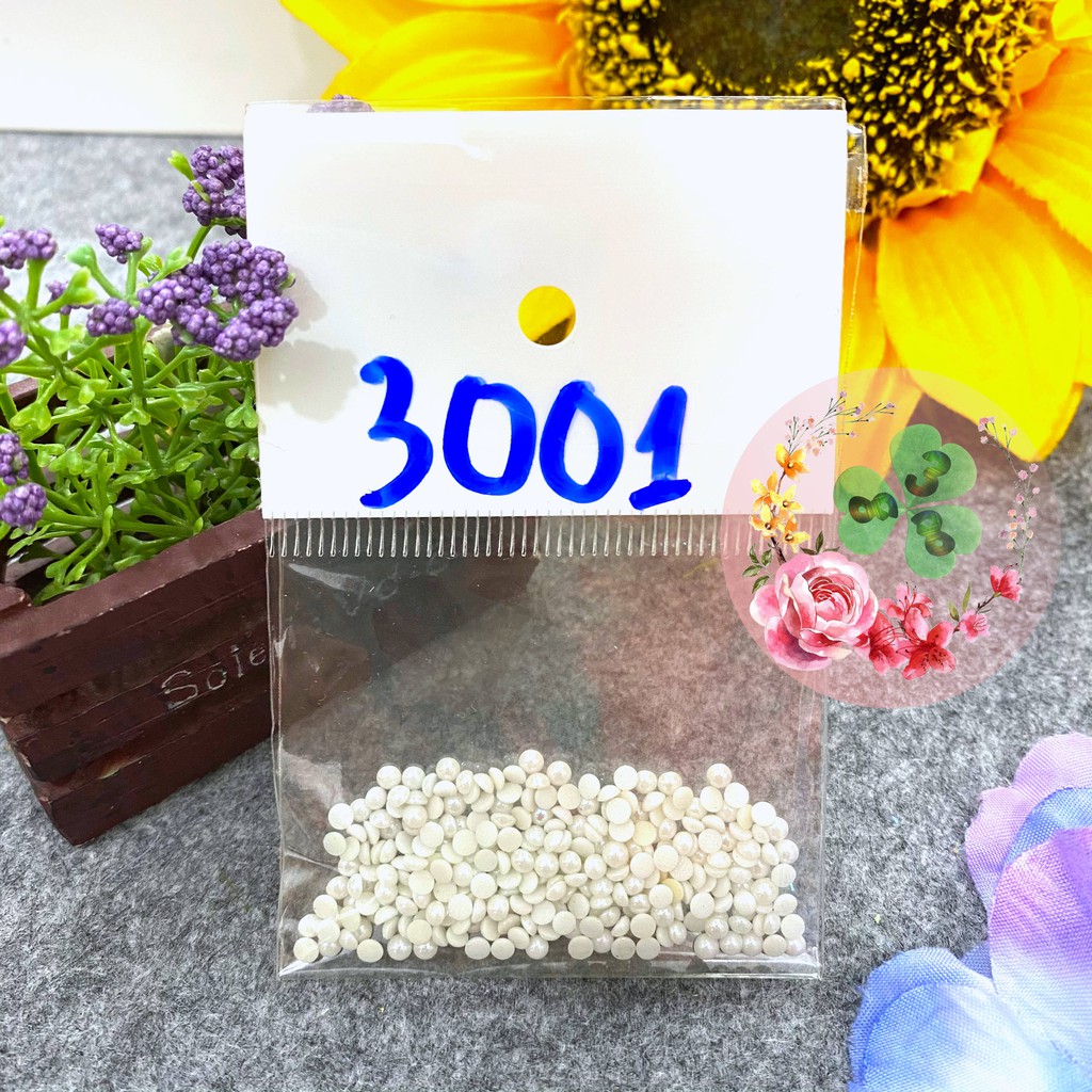 Mã YHB 3001 - Trai nửa màu trắng nhiều size , chuẩn chất lượng, đính dán móng, làm nhụy hoa siêu sang chảnh.