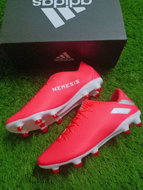 Giày đá  bóng sân cỏ tự nhiên