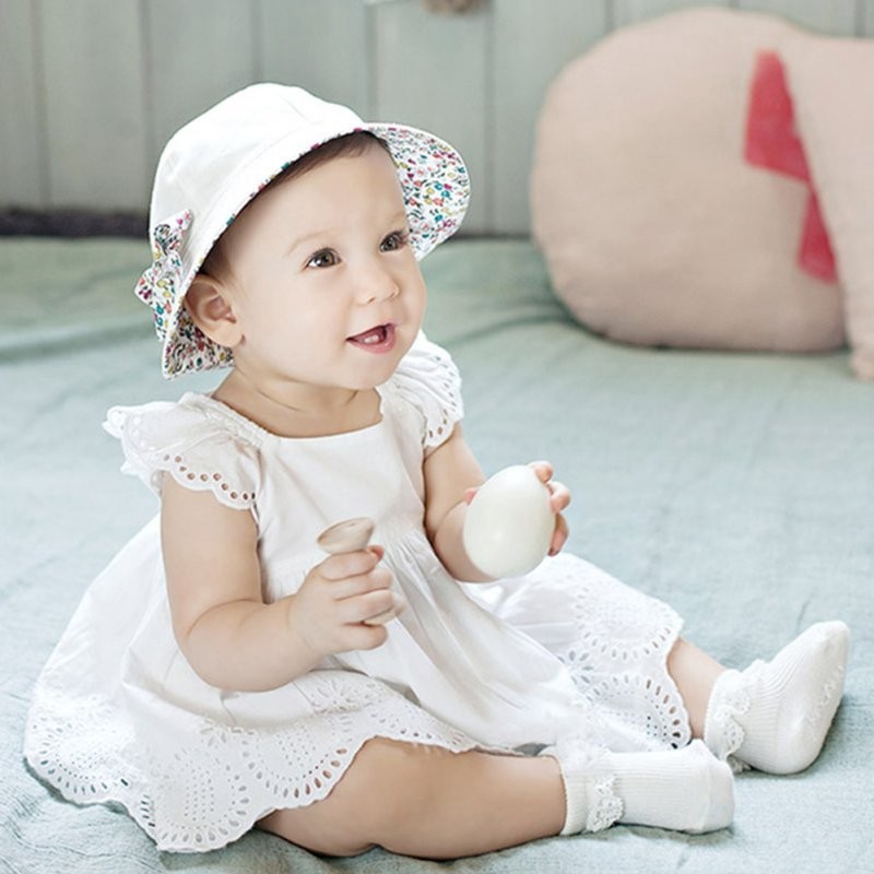 Tất phối ren hoa phong cách công chúa cho bé gái