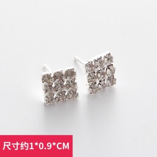Bông tai nữ đơn giản