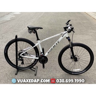 Xe đạp thể thao Giant ATX 810 - 2021
