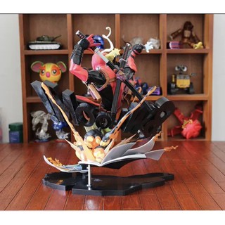 Mô hình Deadpool Breaking the Fourth Wall 24cm