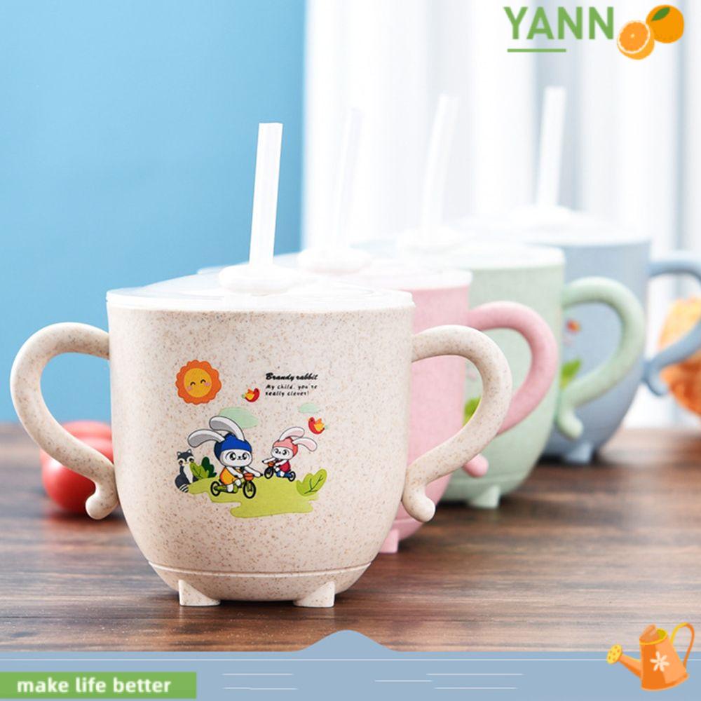 Bình Uống Nước 1 Thiết Kế Dễ Thương Chống Tràn Kèm Ống Hút Tiện Dụng Cho Bé