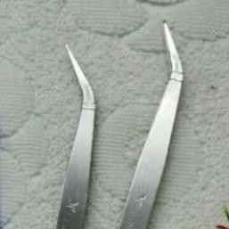 Nhíp gắp chỉ cong