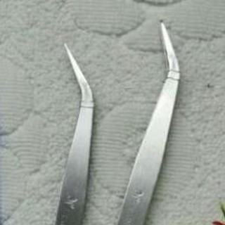 Nhíp gắp chỉ cong