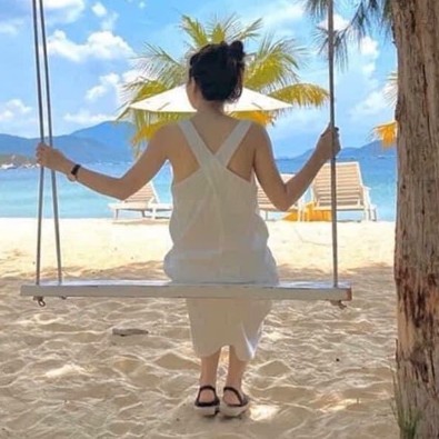 Đầm suông nữ Bingshop 2 dây đan chéo lưng màu trắng dáng dài form rộng | BigBuy360 - bigbuy360.vn