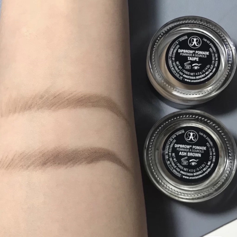 Kẻ Mày Dạng GEL Anastasia Beverly Hills DipBrow Pomade