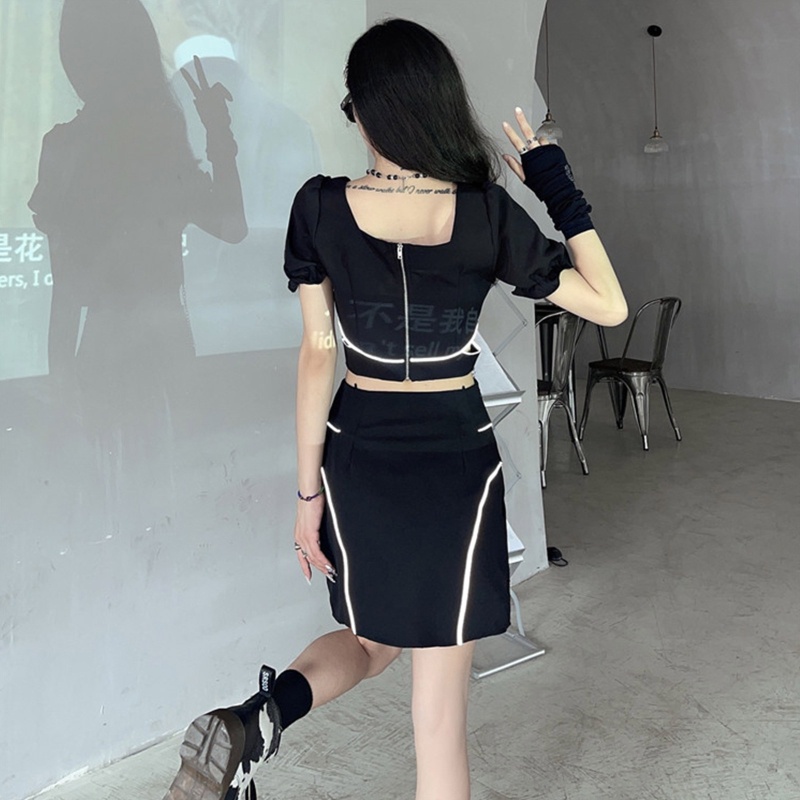 Chân Váy Ngắn Lưng Cao Màu Đen Phối Dây Xích Phong Cách Punk Rock Cá Tính Cho Nữ