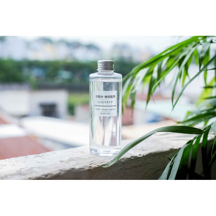 NƯỚC HOA HỒNG MUJI LIGHT TONING WATER Dưỡng ẩm, cấp nước tuyệt vời cho làn da, giúp làn da luôn căng mịn và khỏe mạnh