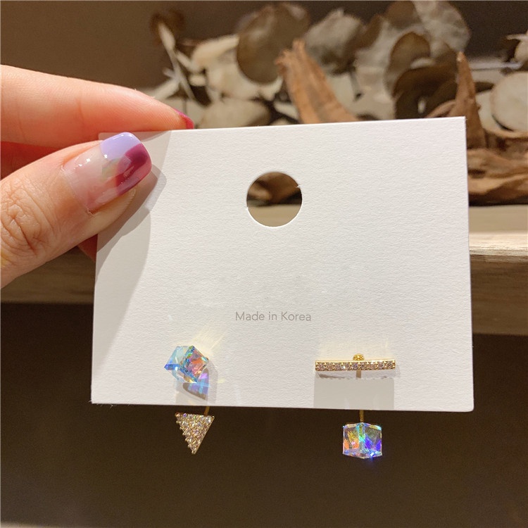 Bông Tai Hình Tam Giác Đính Đá Lấp Lánh Phong Cách Hàn Quốc