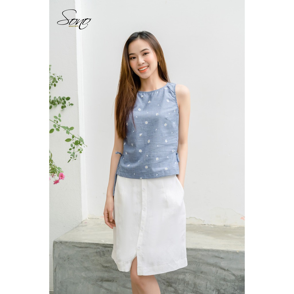 SONO - Áo vẽ hoa cúc họa mi sát nách