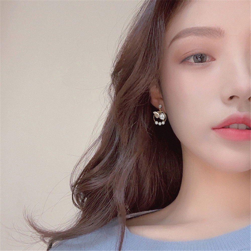 Bông Tai Hình Hoa Đính Ngọc Trai Thanh Lịch