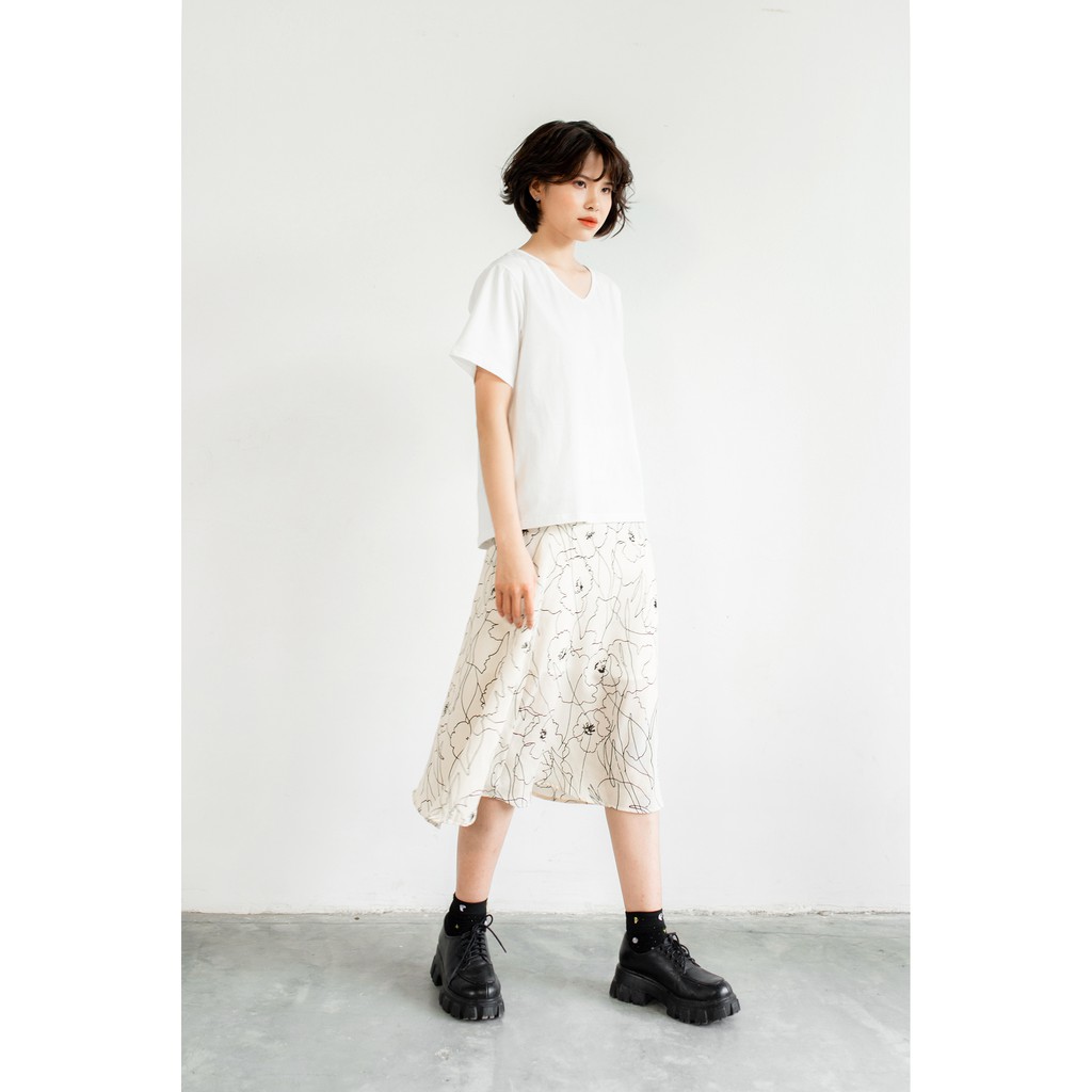 [FOUR6] Áo thun nữ cổ tim trơn ngắn tay cotton đẹp | BigBuy360 - bigbuy360.vn