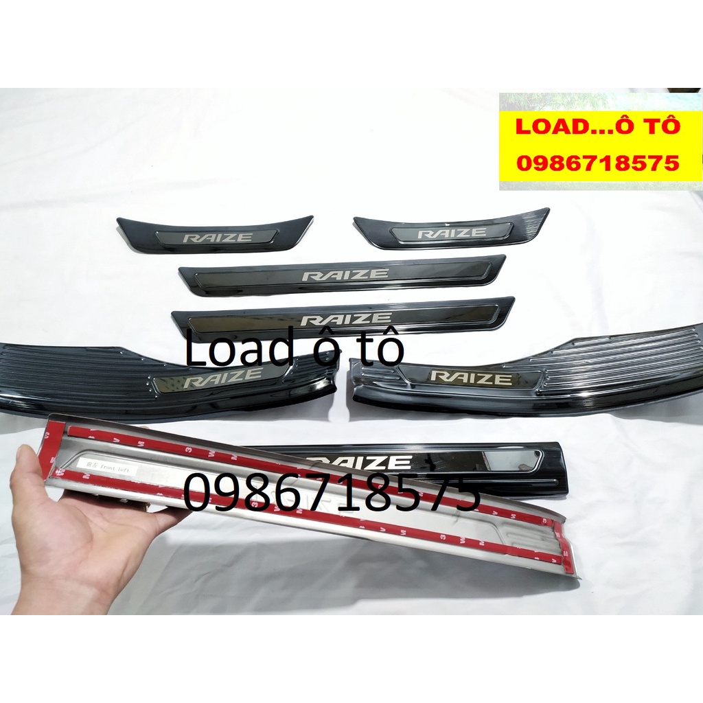 Ốp Bậc Chân, Nẹp Bước Chân Titan Xe Toyota Raize 2022-2021 Mẫu Titan Cao Cấp