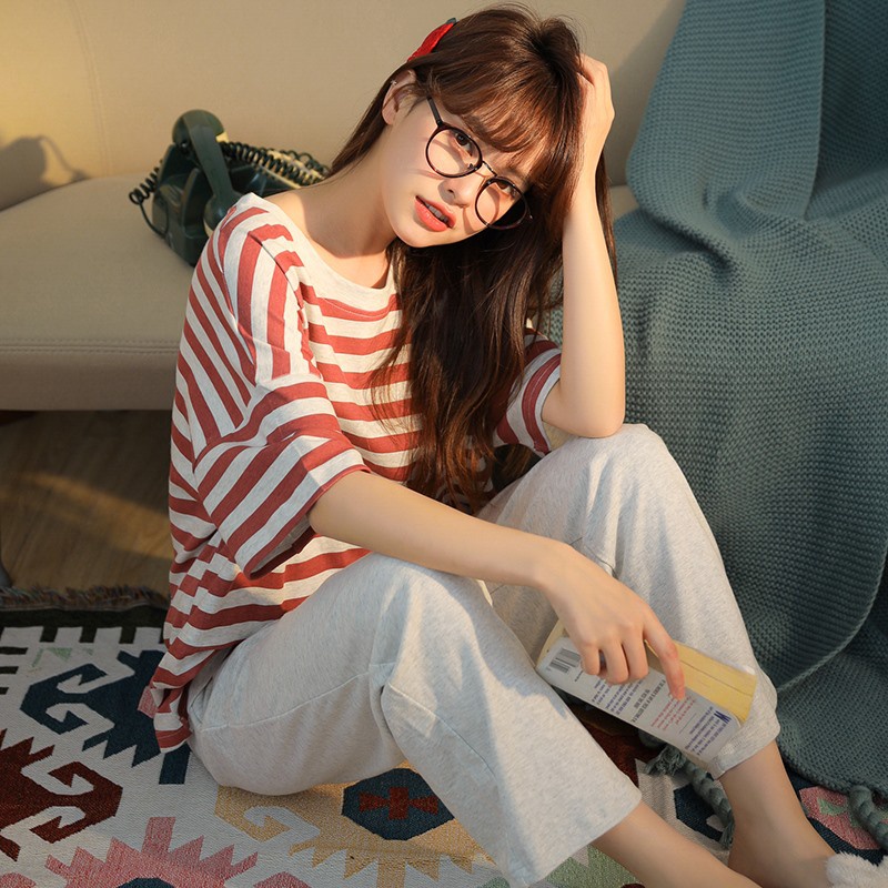 Bộ đồ dễ thương, Bộ đồ thun áo cộc quần dài kẻ đỏ quần xám | BigBuy360 - bigbuy360.vn