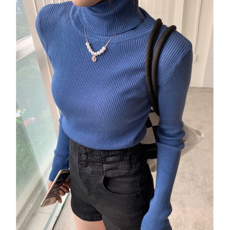 Áo dệt kim cổ cao màu sắc dễ phối đồ