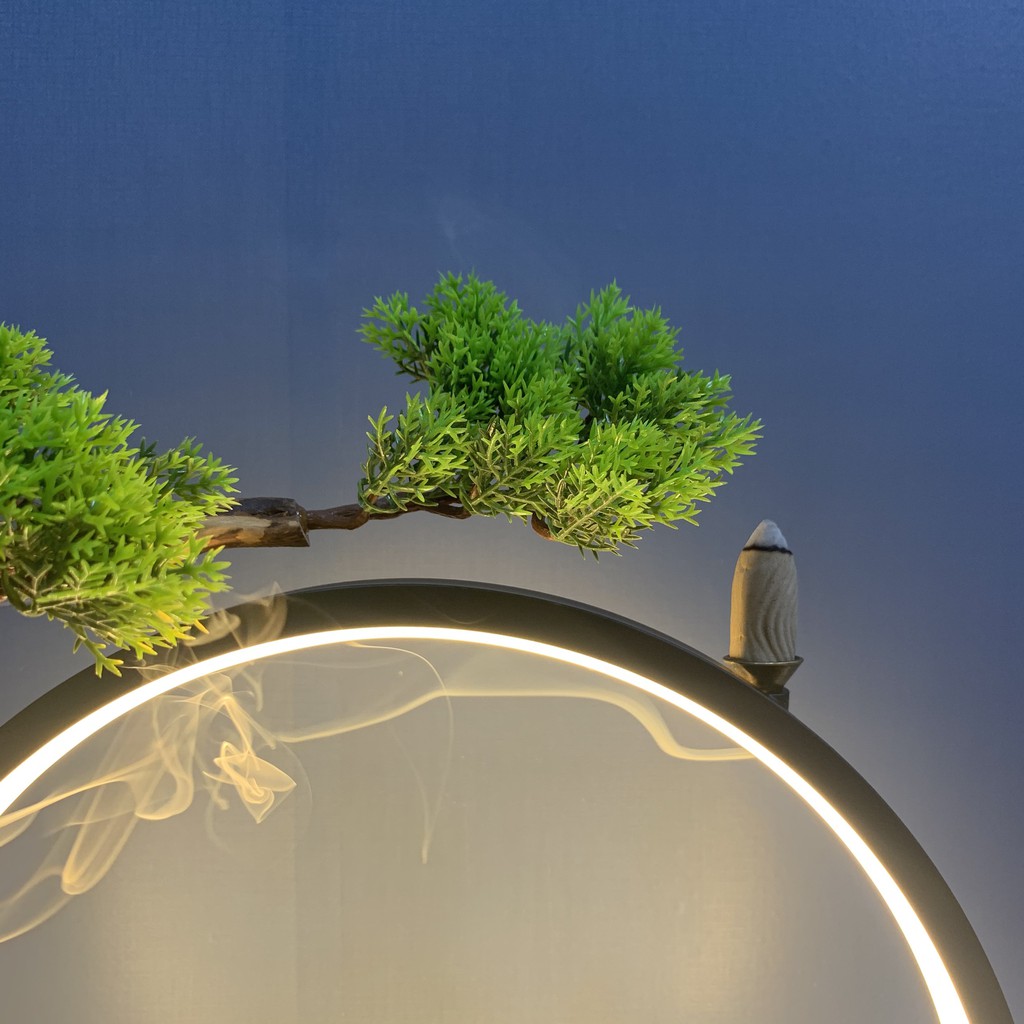 Tượng Phật Bà Quan Âm có vòng đèn LED sáng T12 | BigBuy360 - bigbuy360.vn