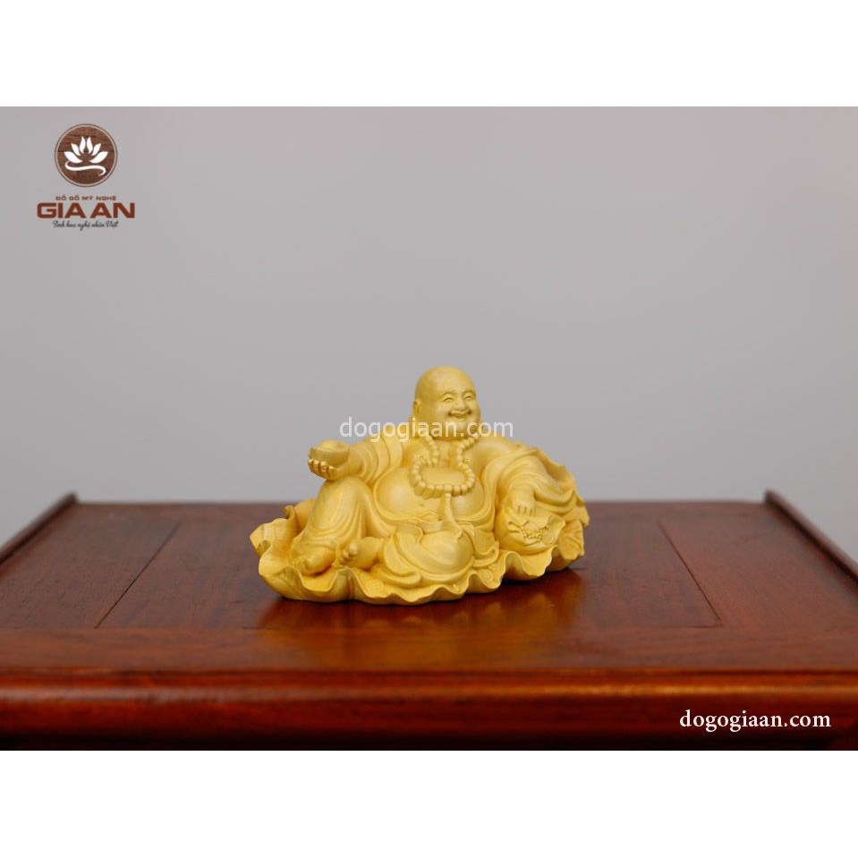 Tượng Phật Di Lặc để xe ô tô ngồi lá sen gỗ Hoàng Dương