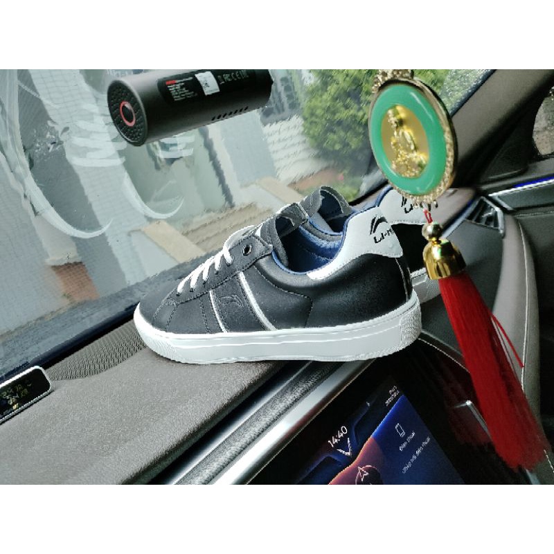 Giầy sneaker   đã thật xịn sò