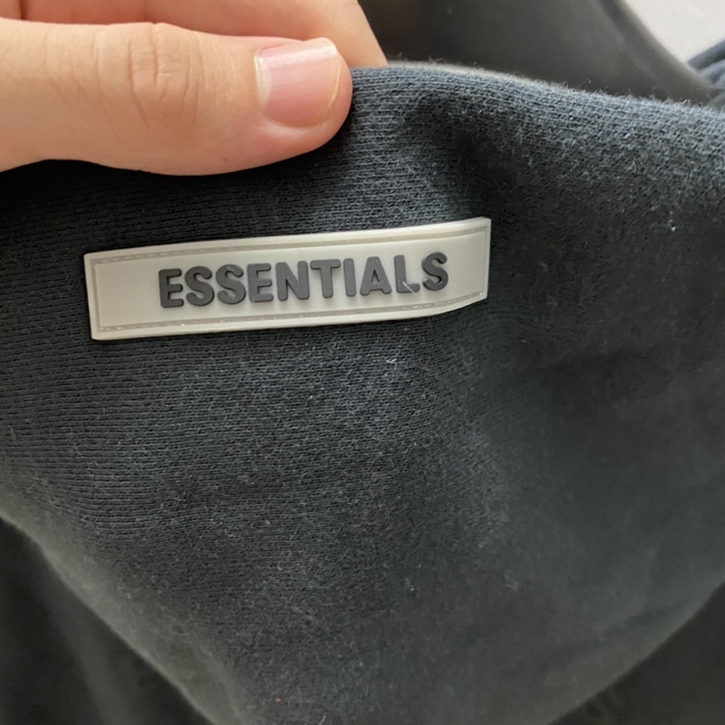 Áo hoodie zip FEAR OF GOD FOG ESSENTIALS SS20 Black cao cấp, Áo khoác nỉ kéo khóa ESSENTIALS in chữ silicon form rộng
