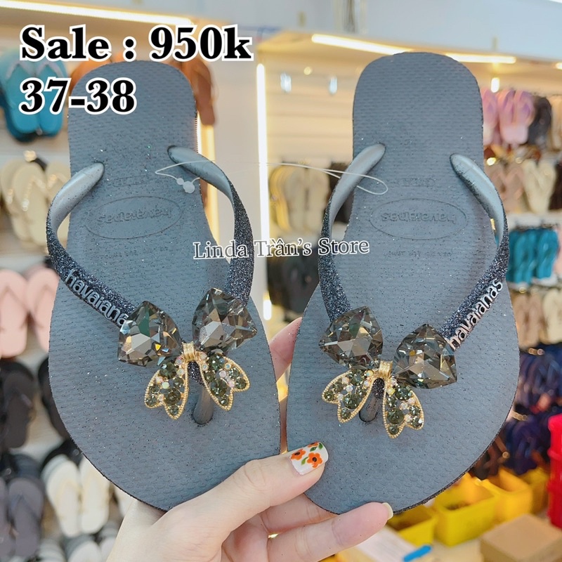 dép HVN ktv xám đen mix charm nơ xám