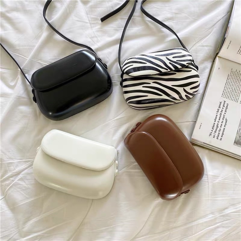 Túi Xách Da Form Cứng Nắp Lật Quảng Châu (hình thật) Túi Đeo Chéo Form Đẹp