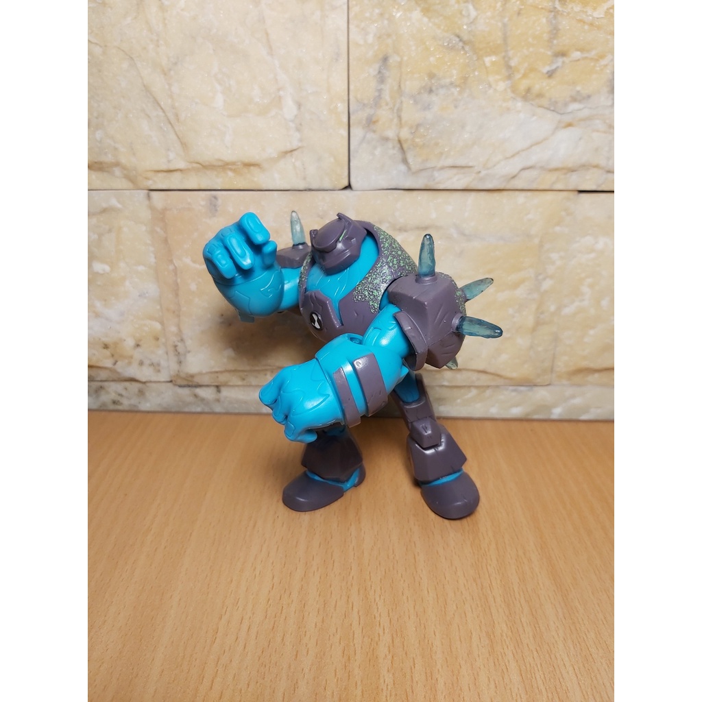 ( Sẵn ) Mô hình Shock Rock dạng Untimate trong ben 10
